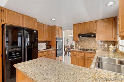 1910 Willowbrook Dr, Oceanside, CA 92056 photo 8