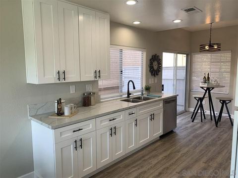 1543 Golfcrest Pl, Vista, CA 92081 photo 5