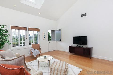1911 Skyknoll Way, Encinitas, CA 92024 photo 2