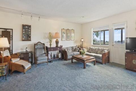 1660 Burgundy Rd, Encinitas, CA 92024 photo 2