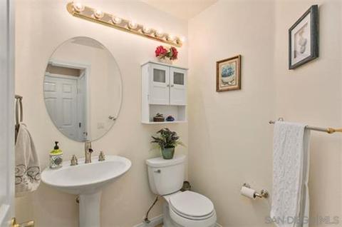 8174 Gilman Ct, La Jolla, CA 92037 photo 10