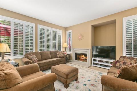 8174 Gilman Ct, La Jolla, CA 92037 photo 6
