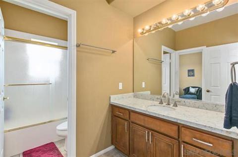 8174 Gilman Ct, La Jolla, CA 92037 photo 17