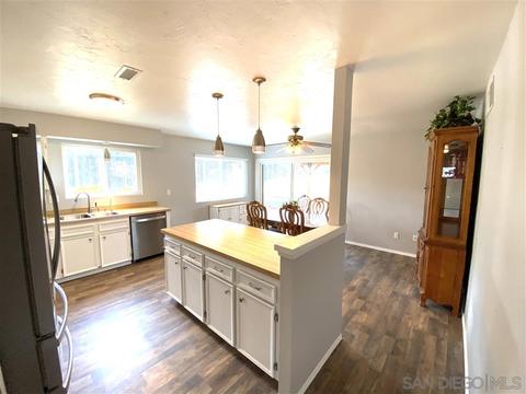 10395 Princess Marcie Dr, Santee, CA 92071 photo 2