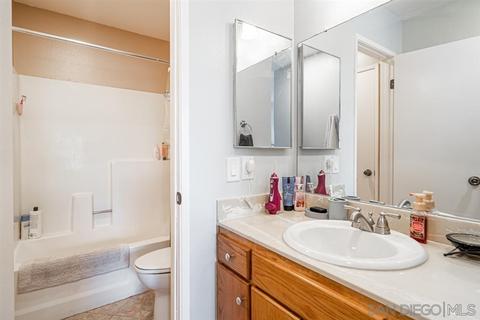 10725 Lisa Mdws #B, Santee, CA 92071 photo 16