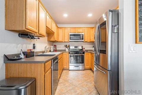10725 Lisa Mdws #B, Santee, CA 92071 photo 7