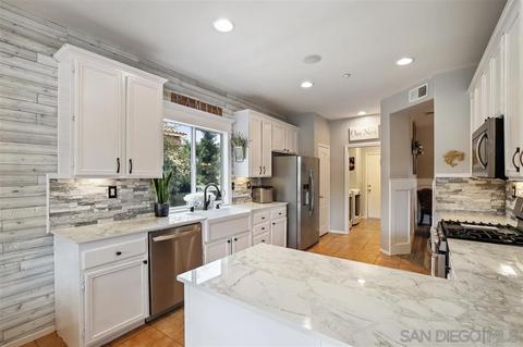 1557 Emerald Ridge Rd, Fallbrook, CA 92028 photo 4