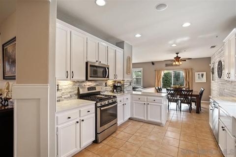 1557 Emerald Ridge Rd, Fallbrook, CA 92028 photo 5