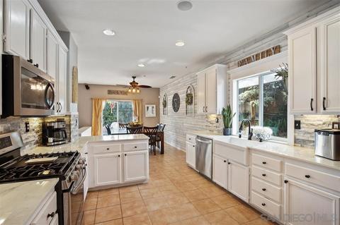 1557 Emerald Ridge Rd, Fallbrook, CA 92028 photo 6