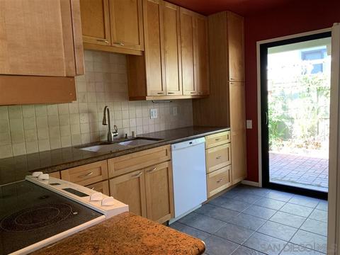 3228 Caminito Ameca, La Jolla, CA 92037 photo 8