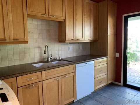 3228 Caminito Ameca, La Jolla, CA 92037 photo 7