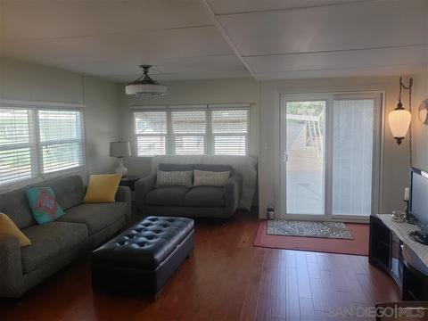 38 Bob Ln, Oceanside, CA 92058 photo 4