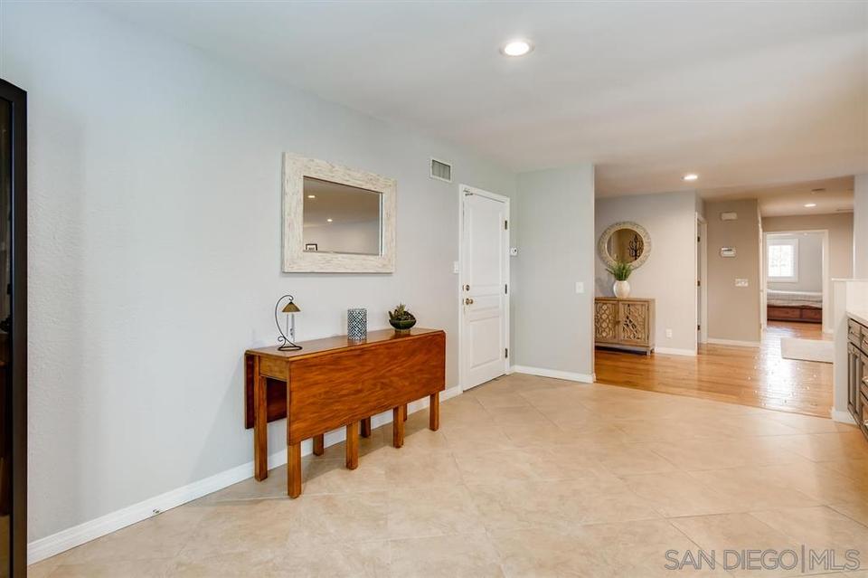  10872 Valldemosa Ln, San Diego, CA 92124 photo 14