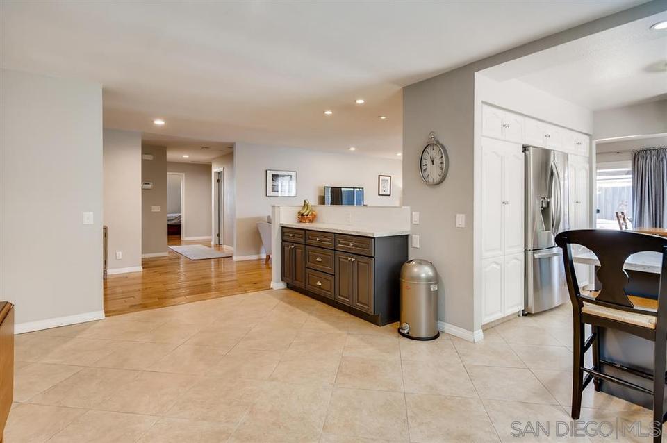  10872 Valldemosa Ln, San Diego, CA 92124 photo 15