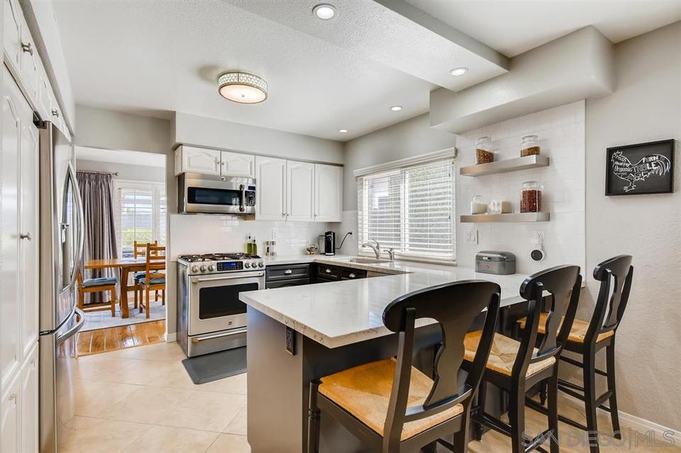  10872 Valldemosa Ln, San Diego, CA 92124 photo 9