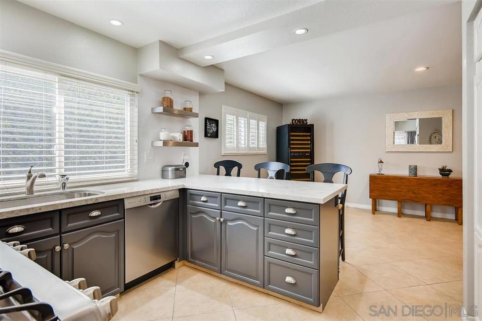  10872 Valldemosa Ln, San Diego, CA 92124 photo 11