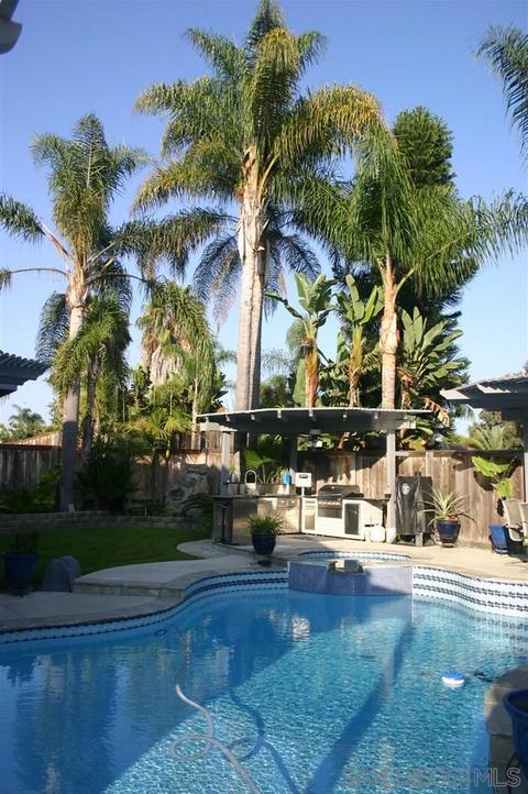 1626 Quiet Hills Dr, Oceanside, CA 92056 photo 1