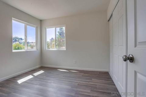 1252 Woodview Dr, Oceanside, CA 92056 photo 18
