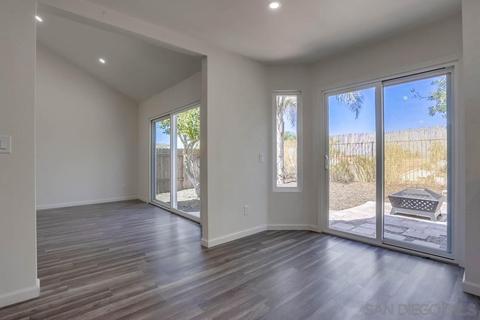 1252 Woodview Dr, Oceanside, CA 92056 photo 5