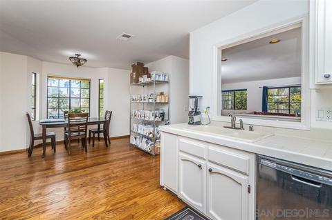 2305 Caringa Way #C, Carlsbad, CA 92009 photo 8