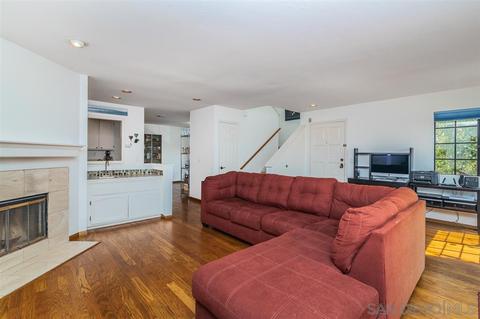 2305 Caringa Way #C, Carlsbad, CA 92009 photo 2