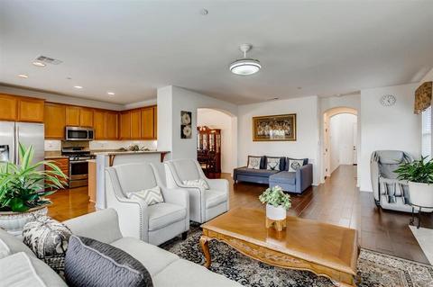702 Titanium Pl, Vista, CA 92083 photo 4
