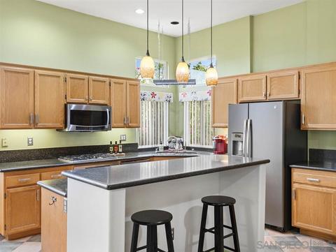 1818 Foothill View Pl, Escondido, CA 92026 photo 4
