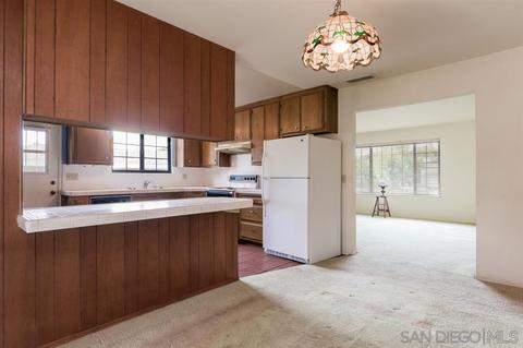 1052 Thomas Way, Escondido, CA 92027 photo 7