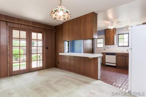 1052 Thomas Way, Escondido, CA 92027 photo 9