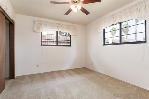 1052 Thomas Way, Escondido, CA 92027 photo 16