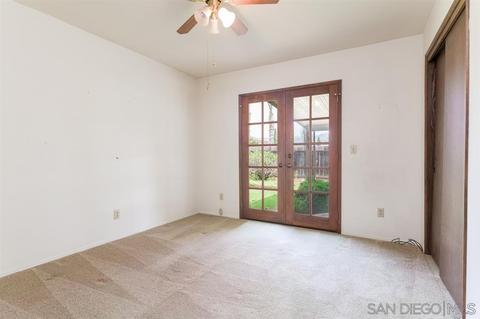 1052 Thomas Way, Escondido, CA 92027 photo 18