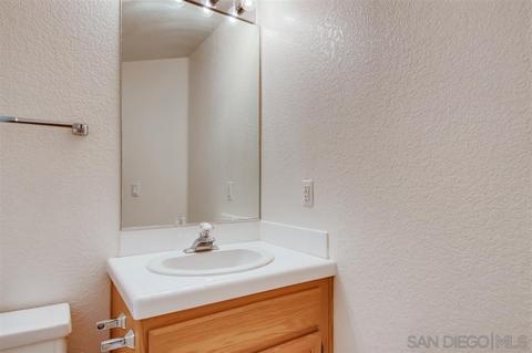 14195 Kelli Ln, El Cajon, CA 92021 photo 9
