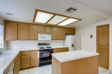 14195 Kelli Ln, El Cajon, CA 92021 photo 7
