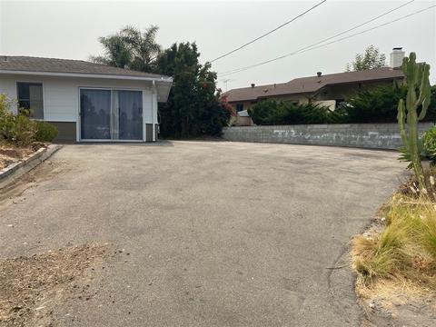 1454 Olive Ave, Vista, CA 92083 photo 2