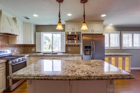 2821 Unicornio St, Carlsbad, CA 92009 photo 1