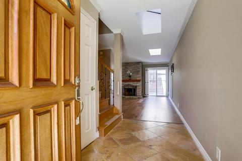 2821 Unicornio St, Carlsbad, CA 92009 photo 3