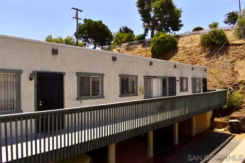 705 Windsor Ct # -4, Vista, CA 92084 photo 2