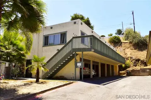 705 Windsor Ct # -4, Vista, CA 92084 photo 1