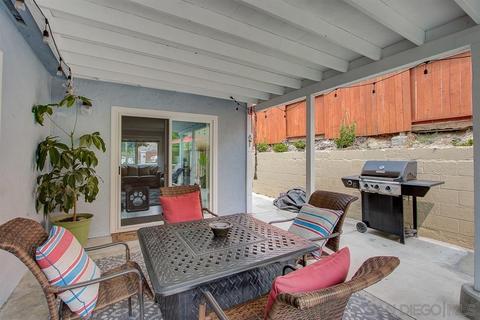 3961 Cameo Dr, Oceanside, CA 92056 photo 3