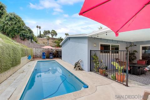 3961 Cameo Dr, Oceanside, CA 92056 photo 2