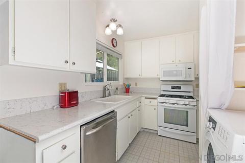 4714 Westridge Dr, Oceanside, CA 92056 photo 11