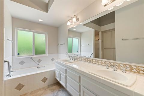 6349 Via Cabrera, La Jolla, CA 92037 photo 5