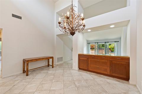 6349 Via Cabrera, La Jolla, CA 92037 photo 2