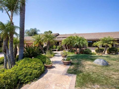 2505 Royal Crest Dr, Escondido, CA 92025 photo 2