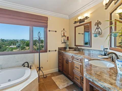 2505 Royal Crest Dr, Escondido, CA 92025 photo 7
