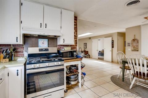 8409 Dube Ct, Santee, CA 92071 photo 14