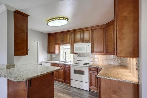 745 E Bradley Ave #52, El Cajon, CA 92021 photo 2