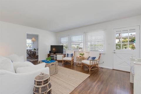 835 Midway St, La Jolla, CA 92037 photo 4
