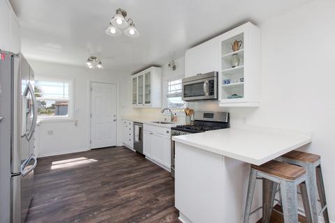 835 Midway St, La Jolla, CA 92037 photo 9