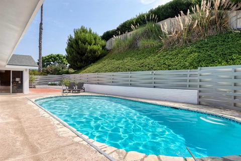 6445 Avenida Manana, La Jolla, CA 92037 photo 2